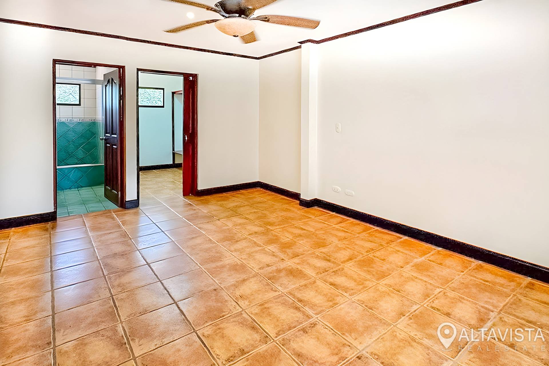 Casa en venta condominio Santa Ana