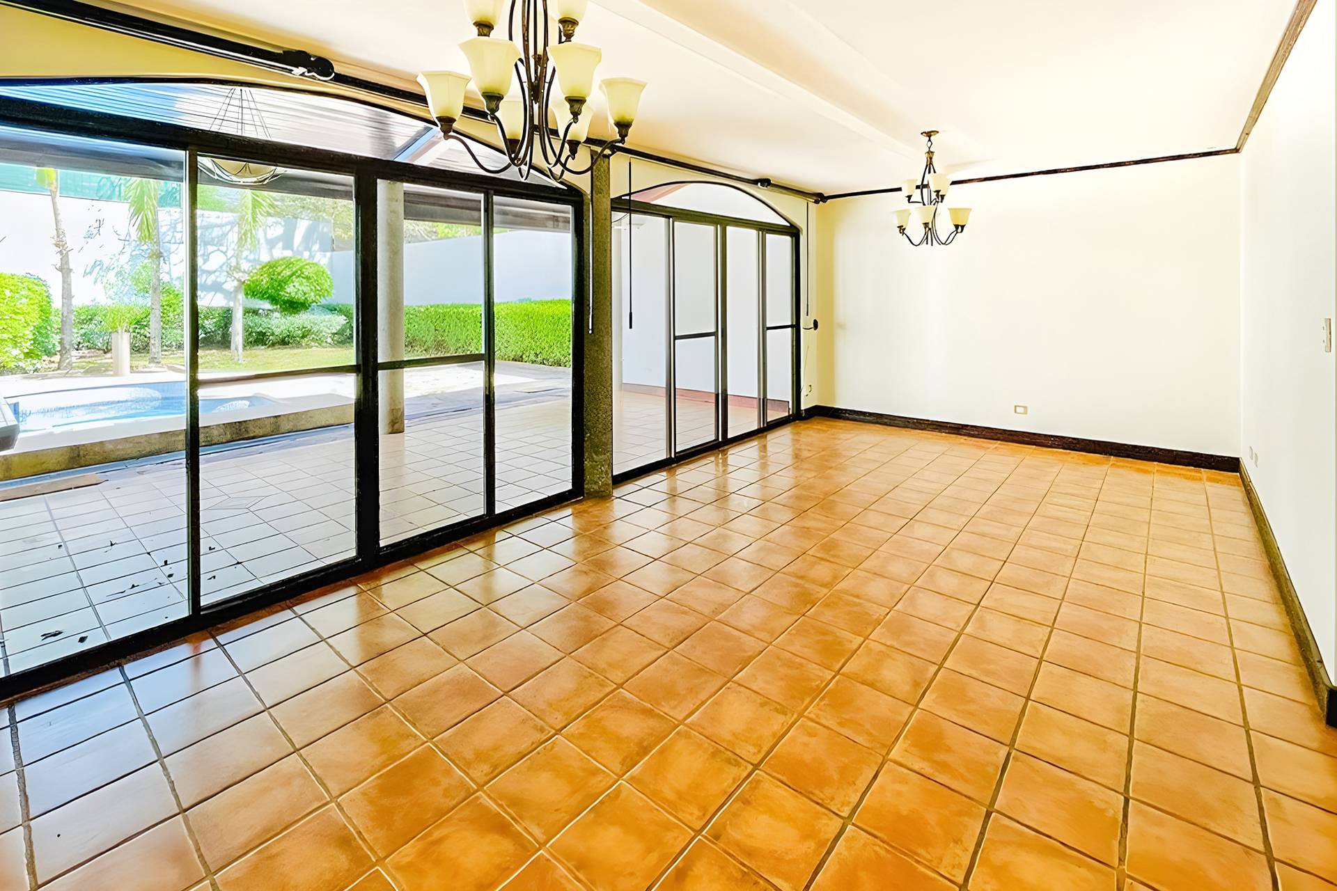 Casa en venta condominio Santa Ana