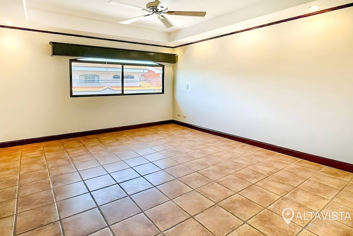 Casa en venta condominio Santa Ana