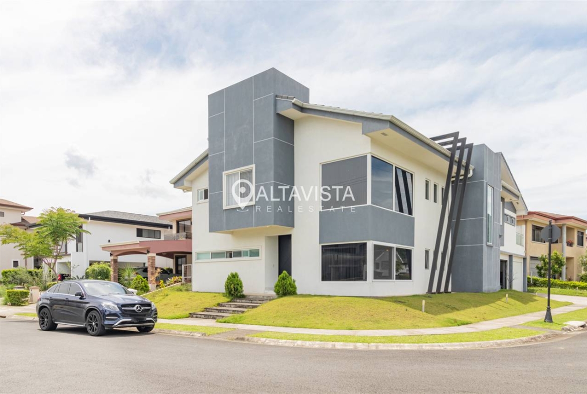 Venta de casa tierras del este