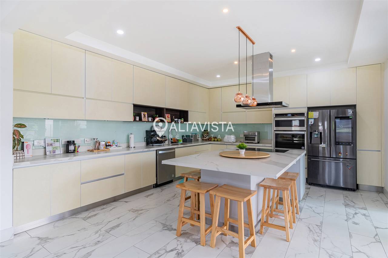 Venta de casa tierras del este