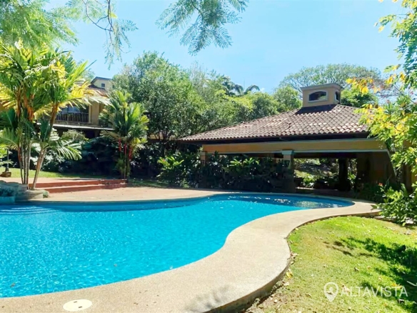 Lote en venta en condominio en Ciudad Colón