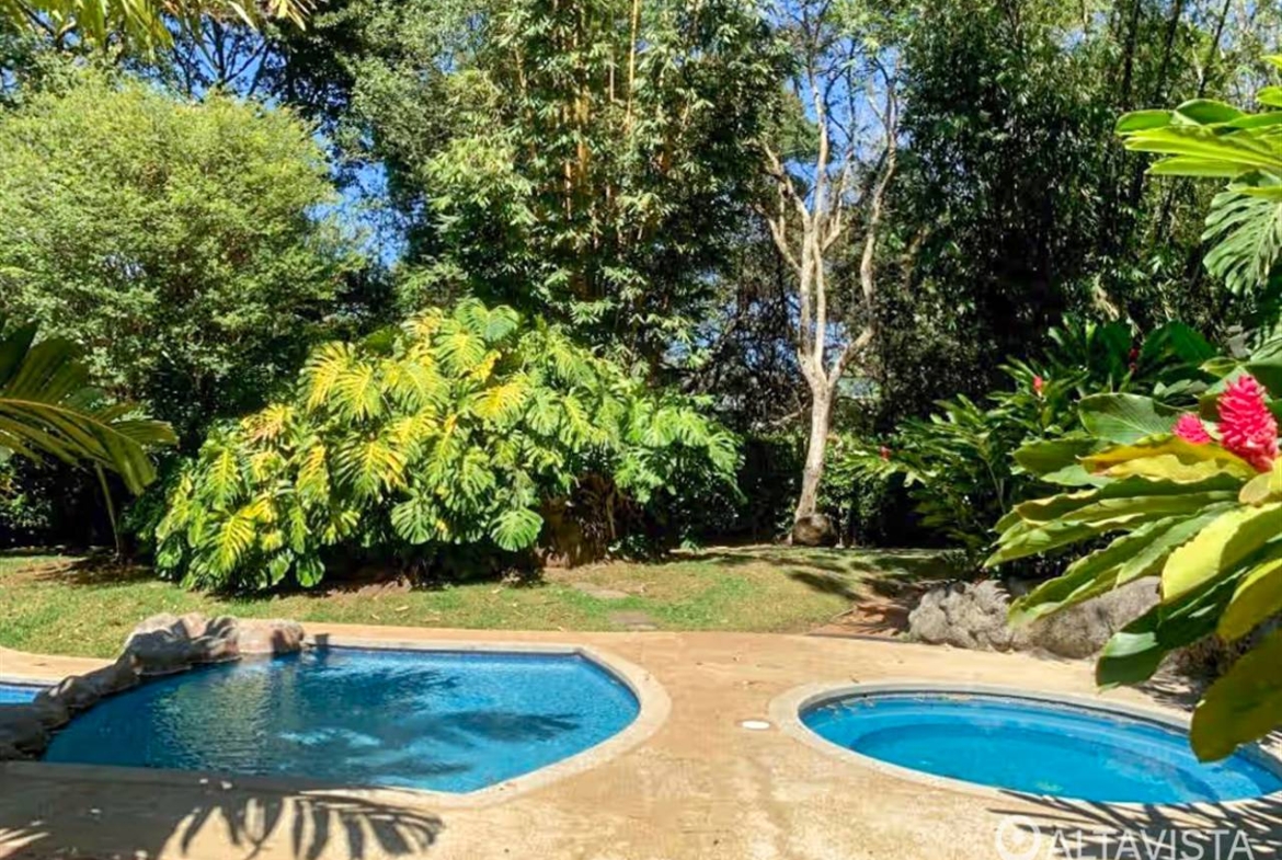 Lote en venta en condominio en Ciudad Colón