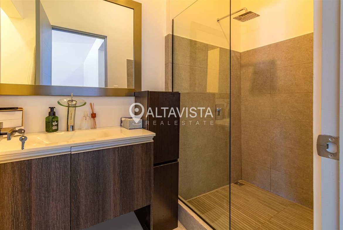 Escazu en Condominio Privé