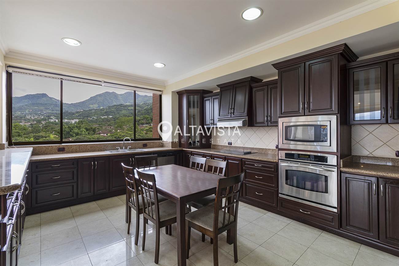 Apartamento en condominio Portofino Escazu