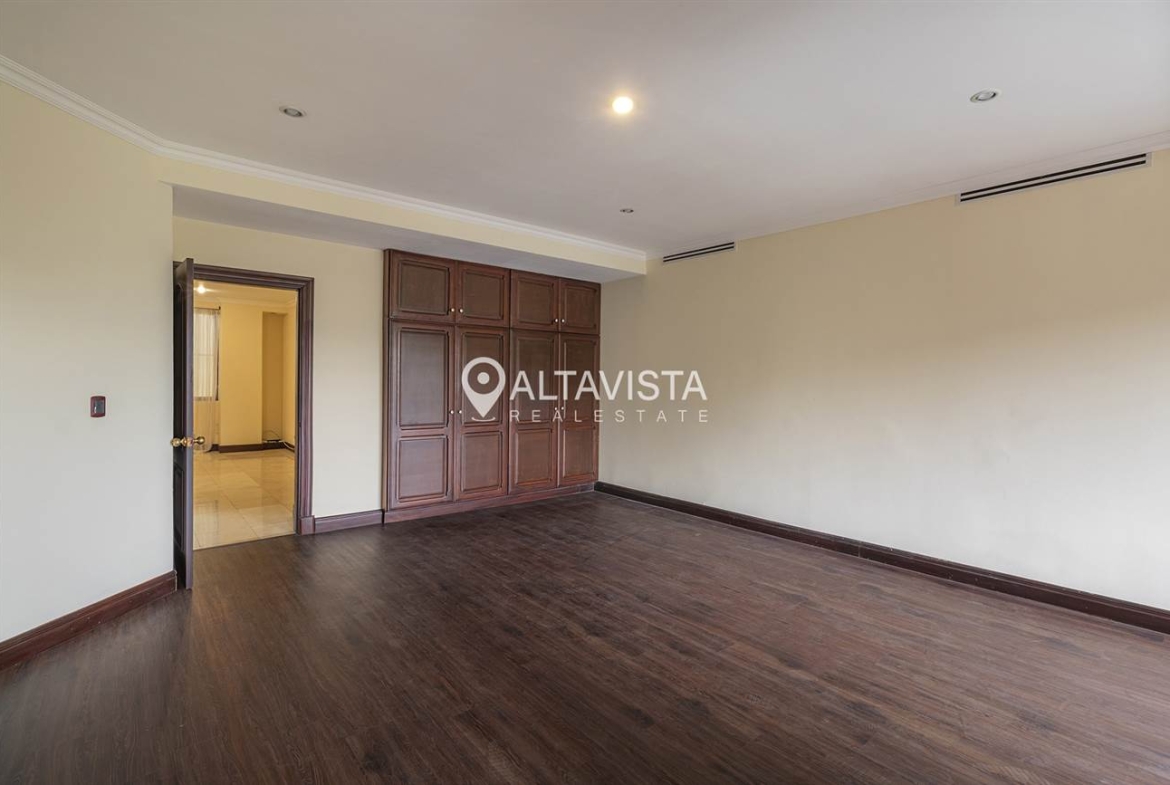 Apartamento en condominio Portofino Escazu