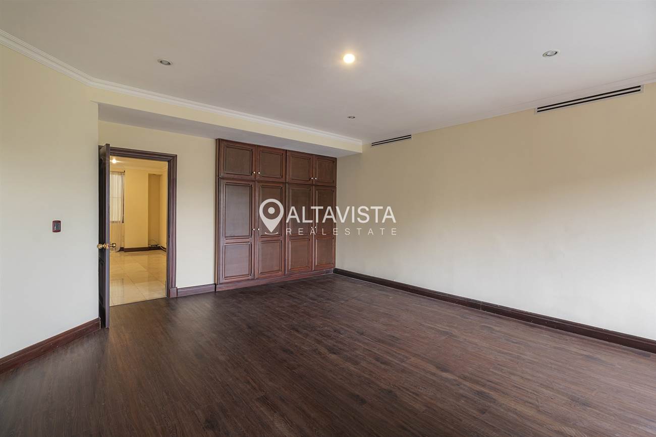 Apartamento en condominio Portofino Escazu