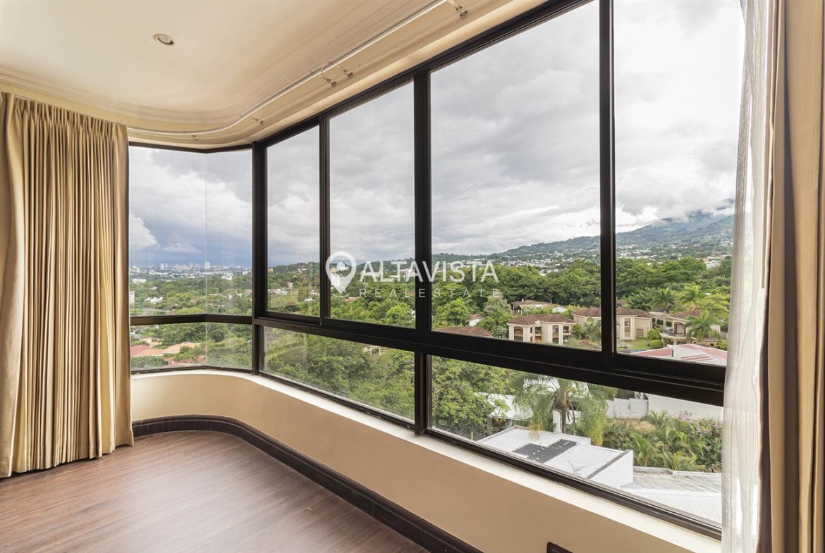 Apartamento en condominio Portofino Escazu