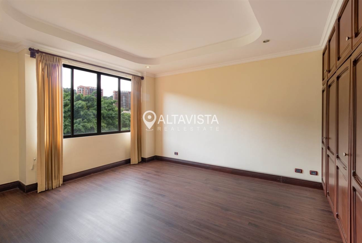 Apartamento en condominio Portofino Escazu