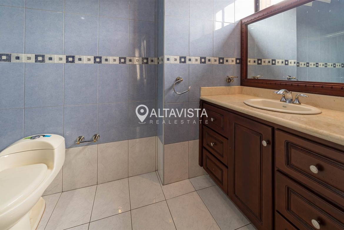 Apartamento en condominio Portofino Escazu