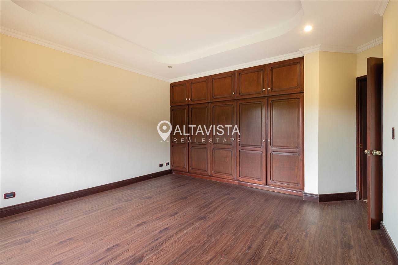 Apartamento en condominio Portofino Escazu