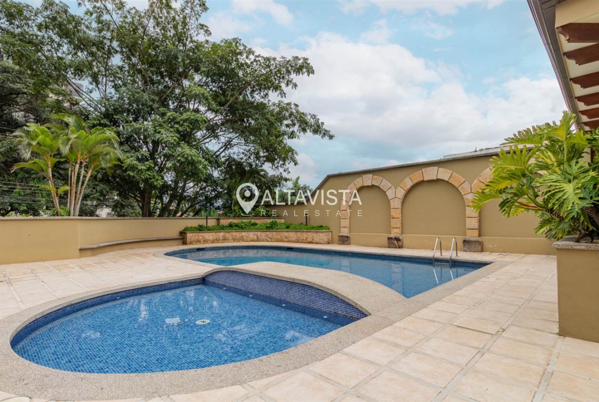 Apartamento en condominio Portofino Escazu