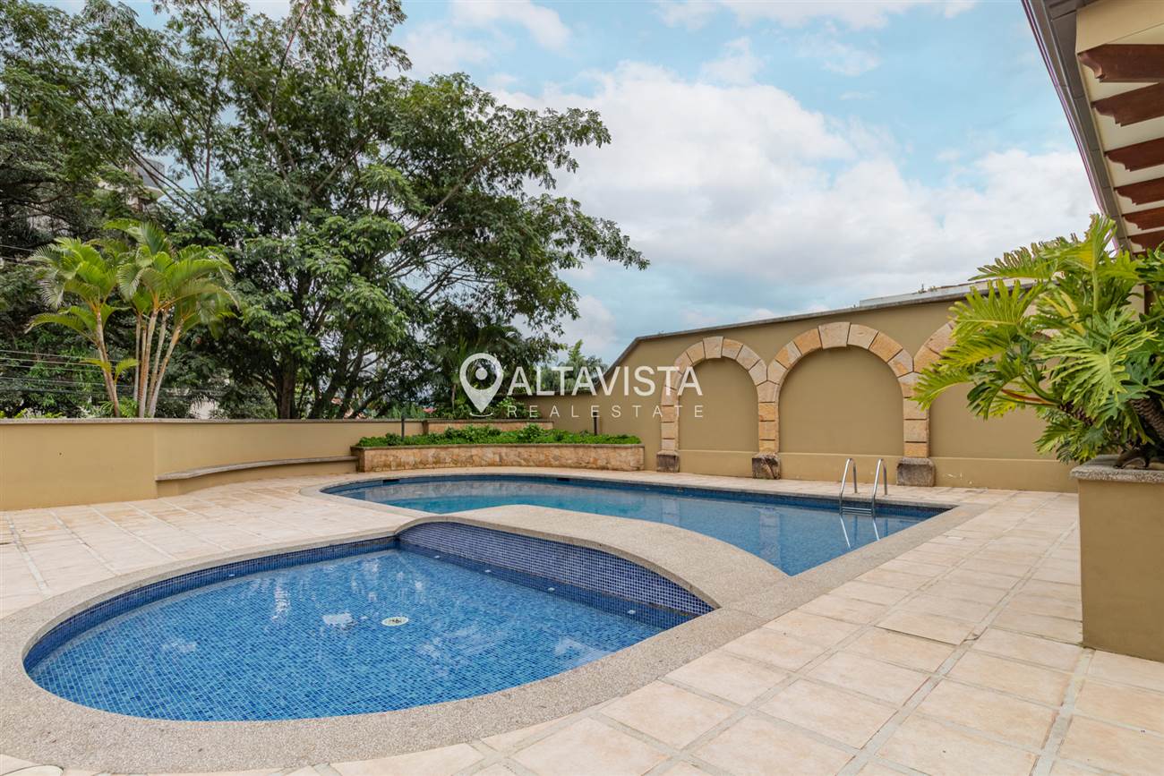 Apartamento en condominio Portofino Escazu