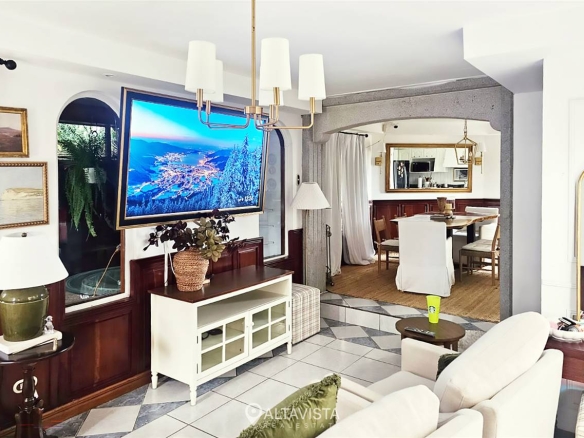 Residencia Esquinera en Calle Blancos