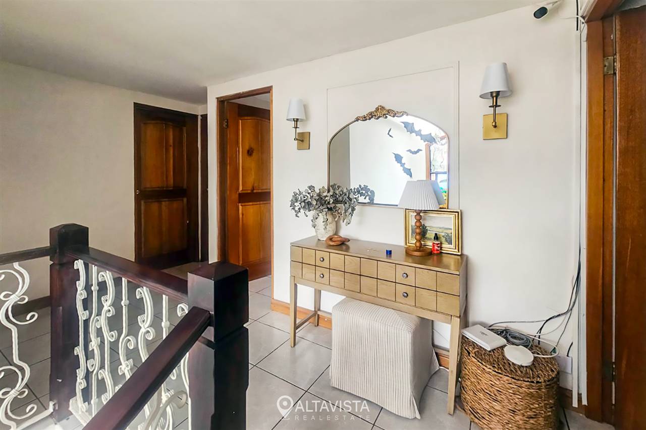 Residencia Esquinera en Calle Blancos