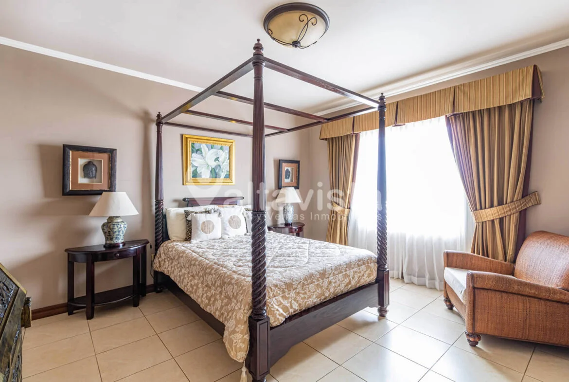 Casa en Condominio Ereganto