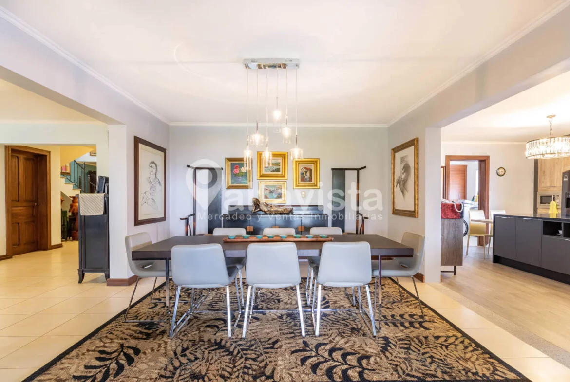 Casa en Condominio Ereganto