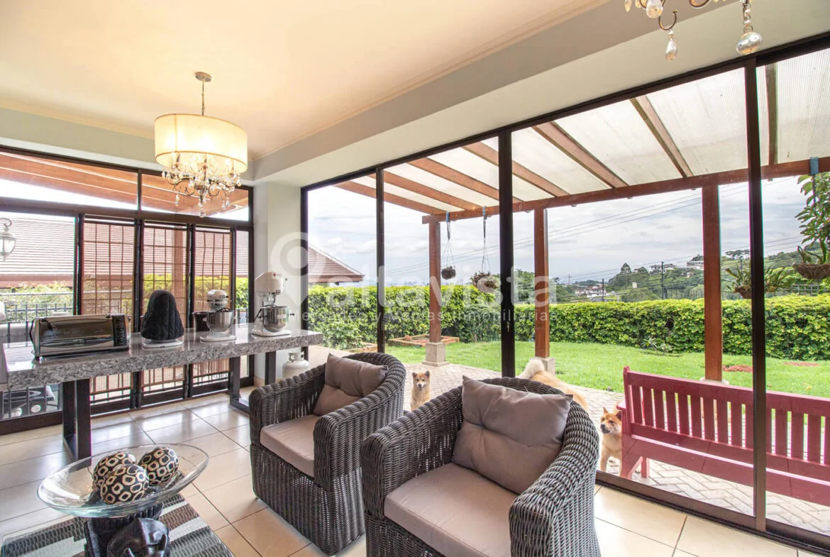 Casa en Condominio Ereganto