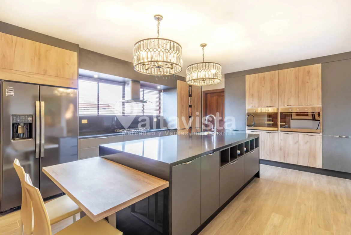 Casa en Condominio Ereganto