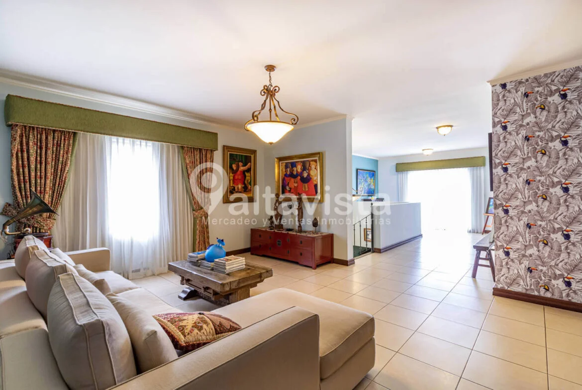 Casa en Condominio Ereganto