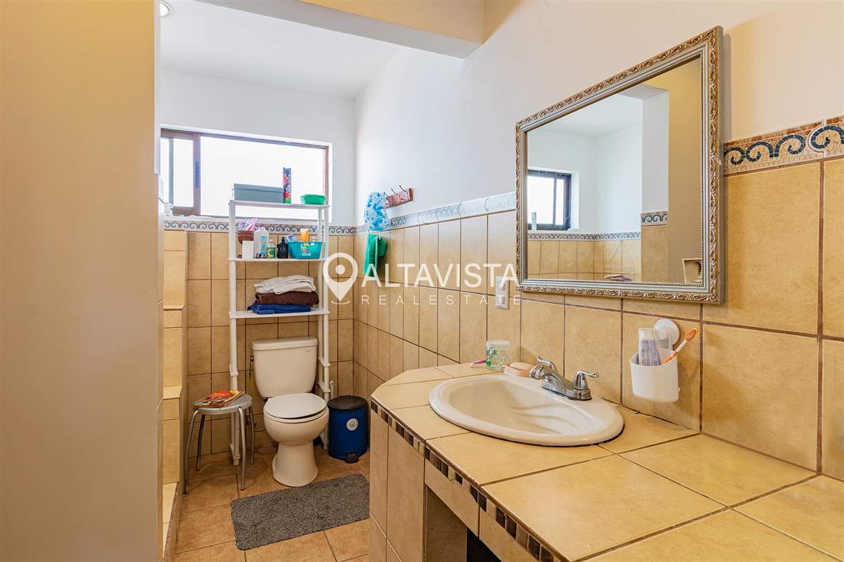 Casa en Venta Guayabos de Curridabat 3 Pisos