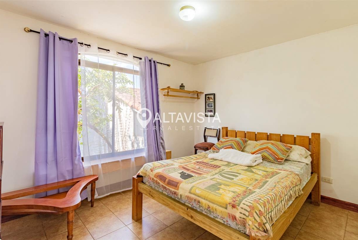 Casa en Venta Guayabos de Curridabat 3 Pisos