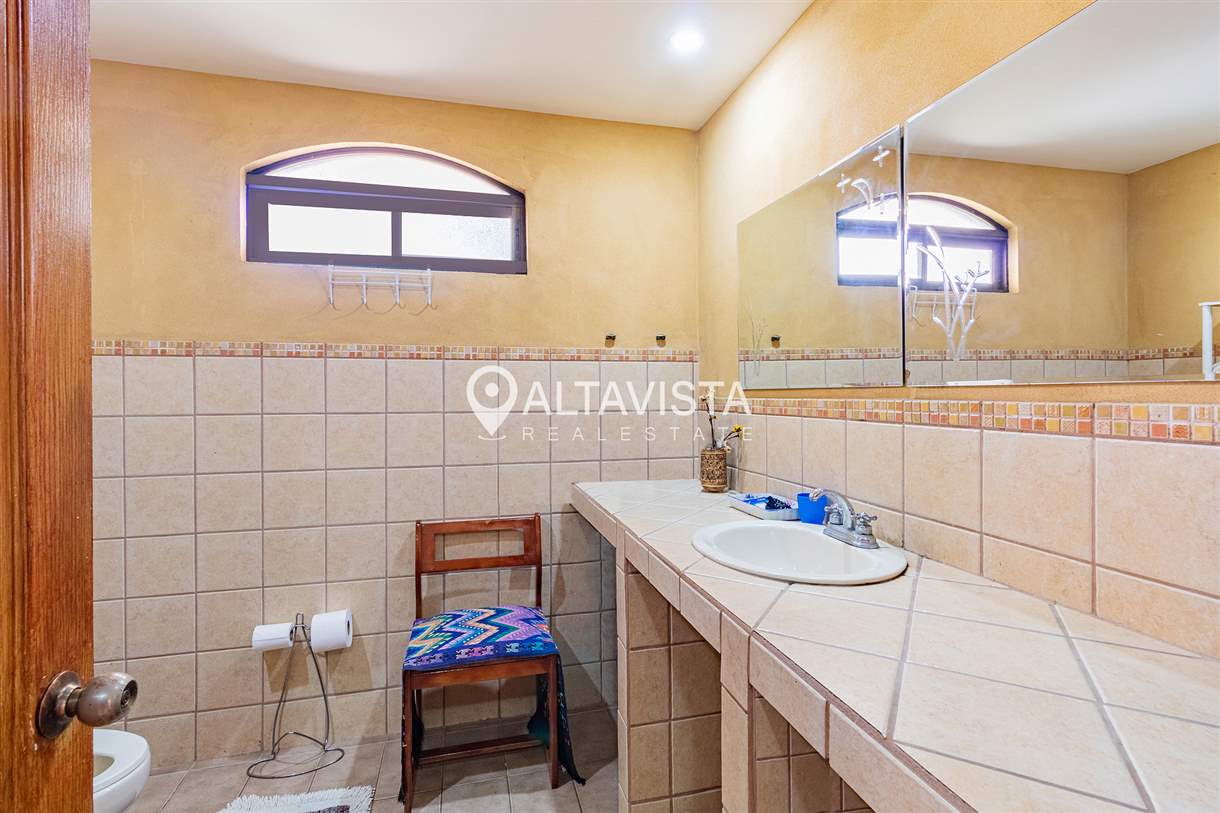 Casa en Venta Guayabos de Curridabat 3 Pisos