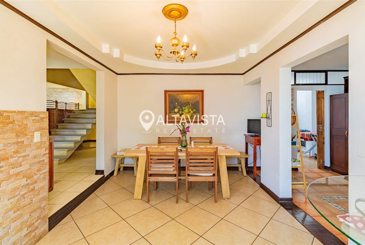 Casa en Venta Guayabos de Curridabat 3 Pisos