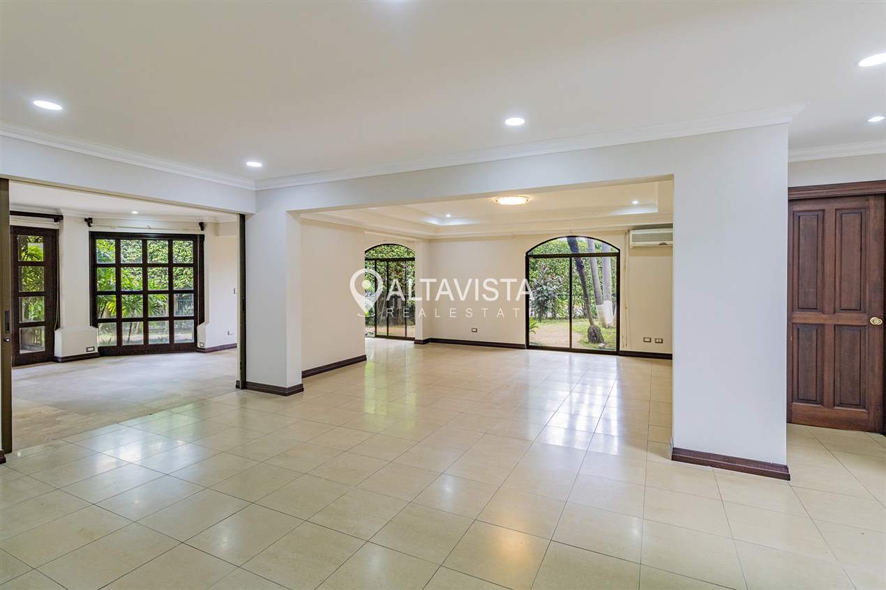 Casa en Venta - Hacienda Lindora - Santa Ana
