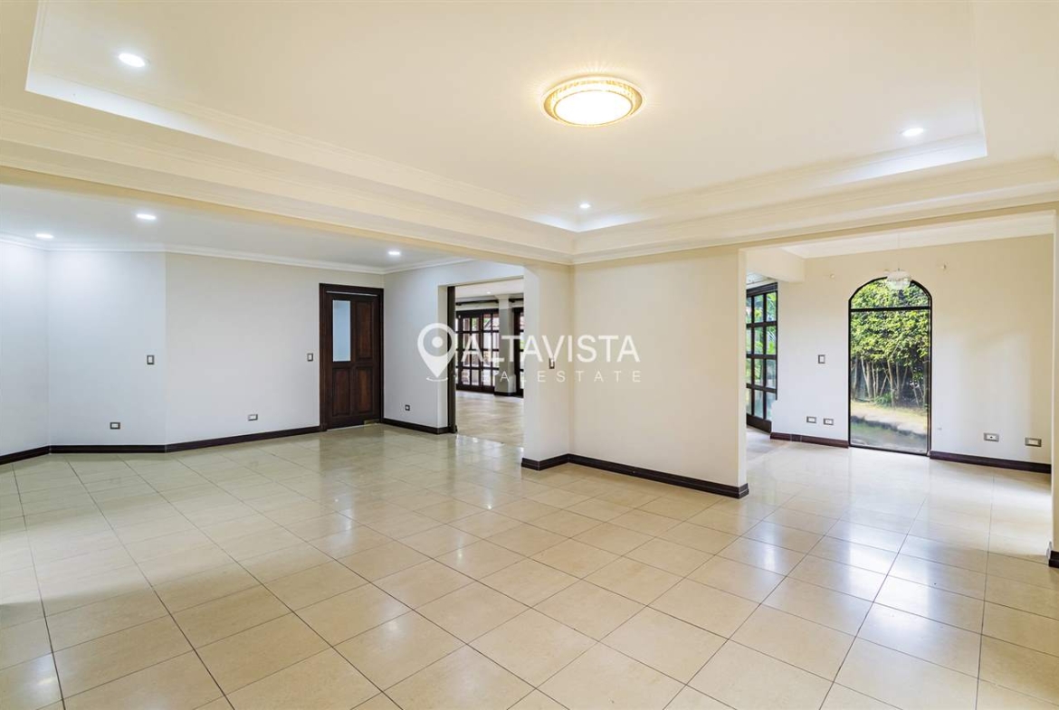 Casa en Venta - Hacienda Lindora - Santa Ana