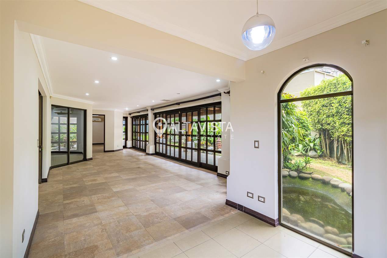 Casa en Venta - Hacienda Lindora - Santa Ana