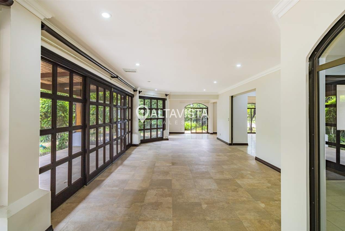 Casa en Venta - Hacienda Lindora - Santa Ana