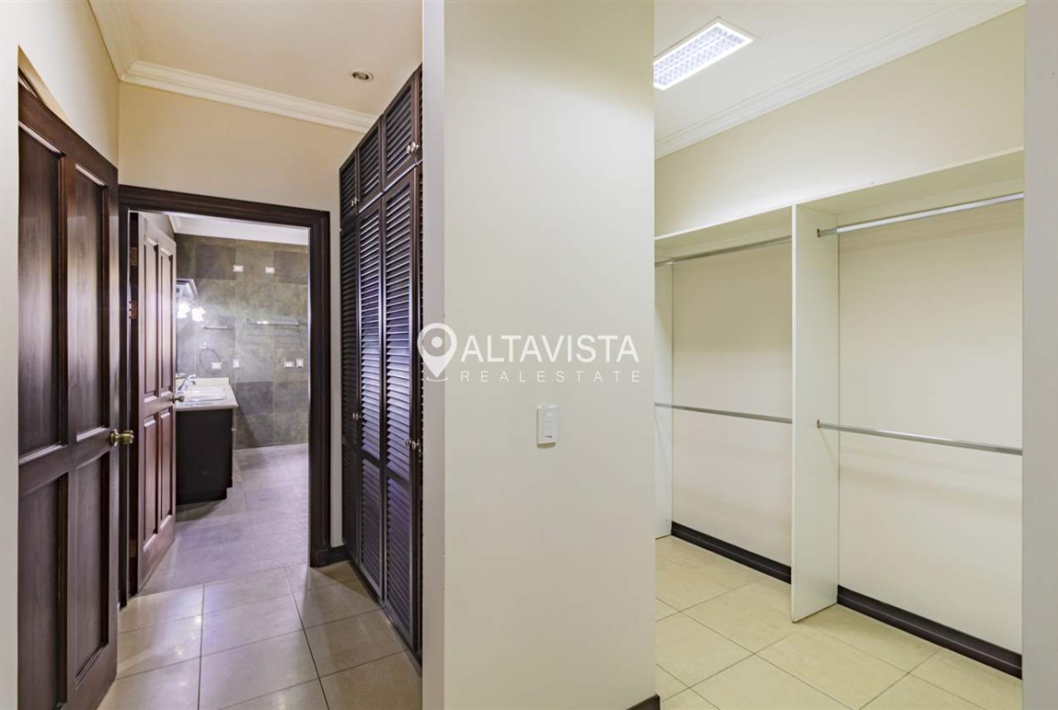 Casa en Venta - Hacienda Lindora - Santa Ana