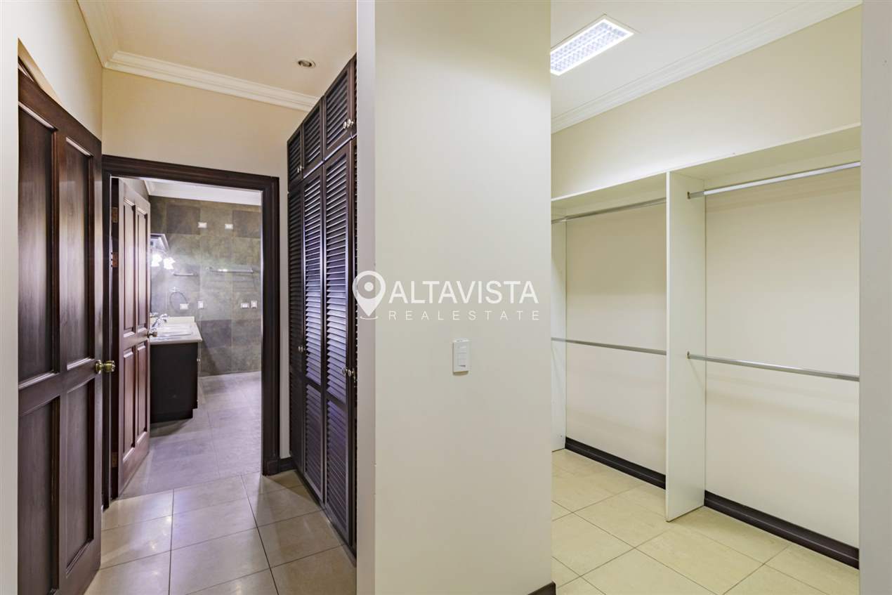Casa en Venta - Hacienda Lindora - Santa Ana