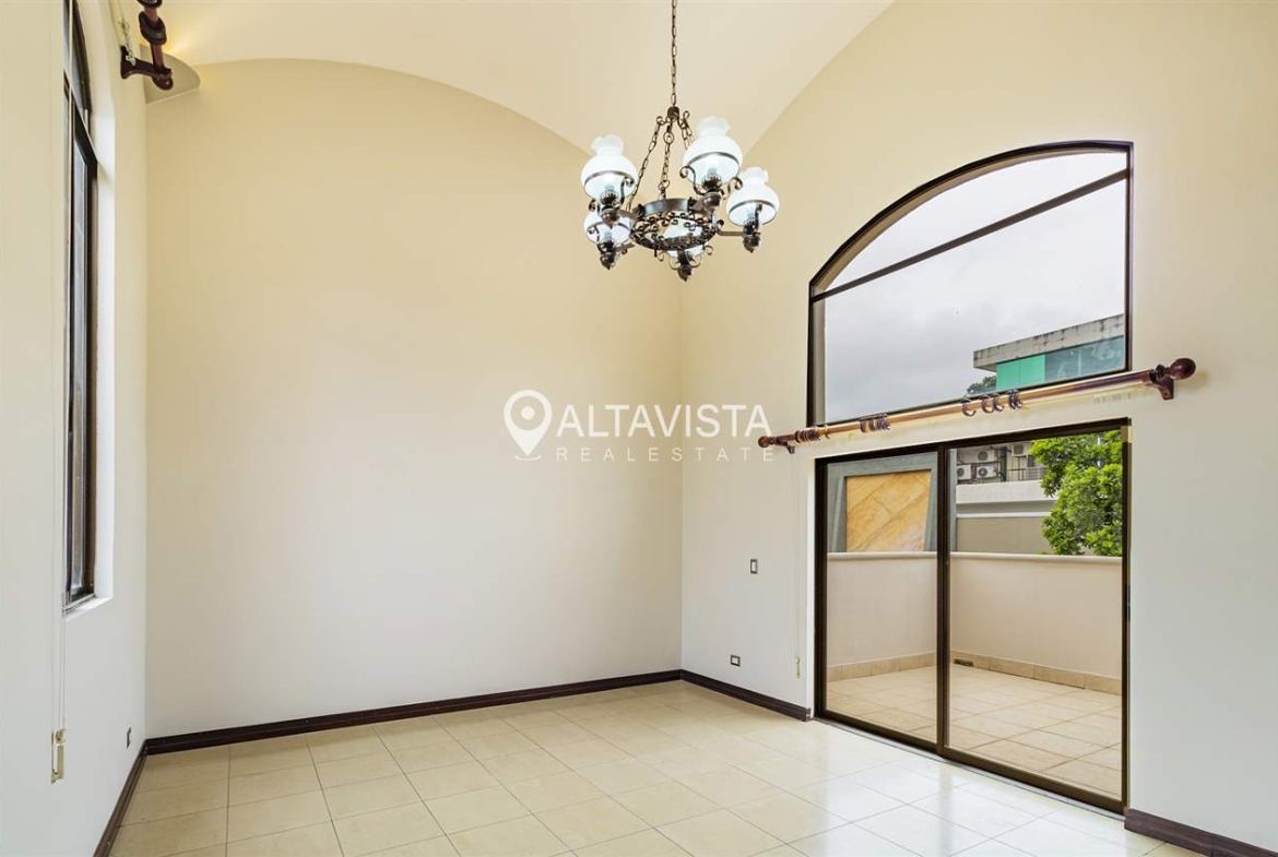 Casa en Venta - Hacienda Lindora - Santa Ana