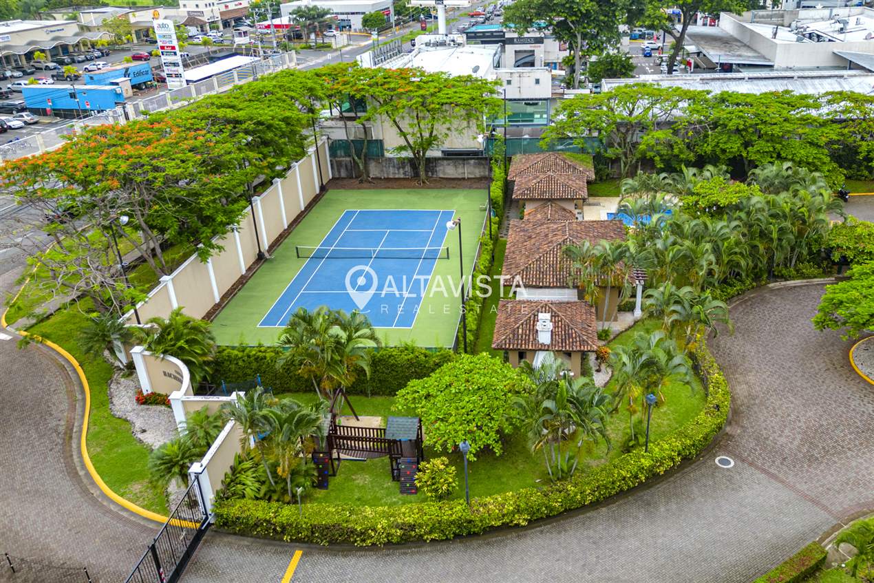 Casa en Venta - Hacienda Lindora - Santa Ana