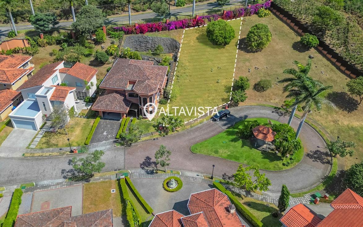 Lote en venta Condominio Roble Sabana