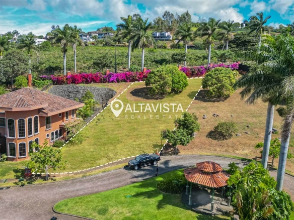 Lote en venta Condominio Roble Sabana