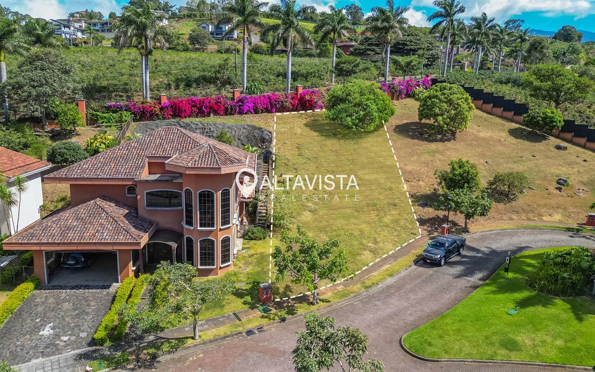 Lote en venta Condominio Roble Sabana