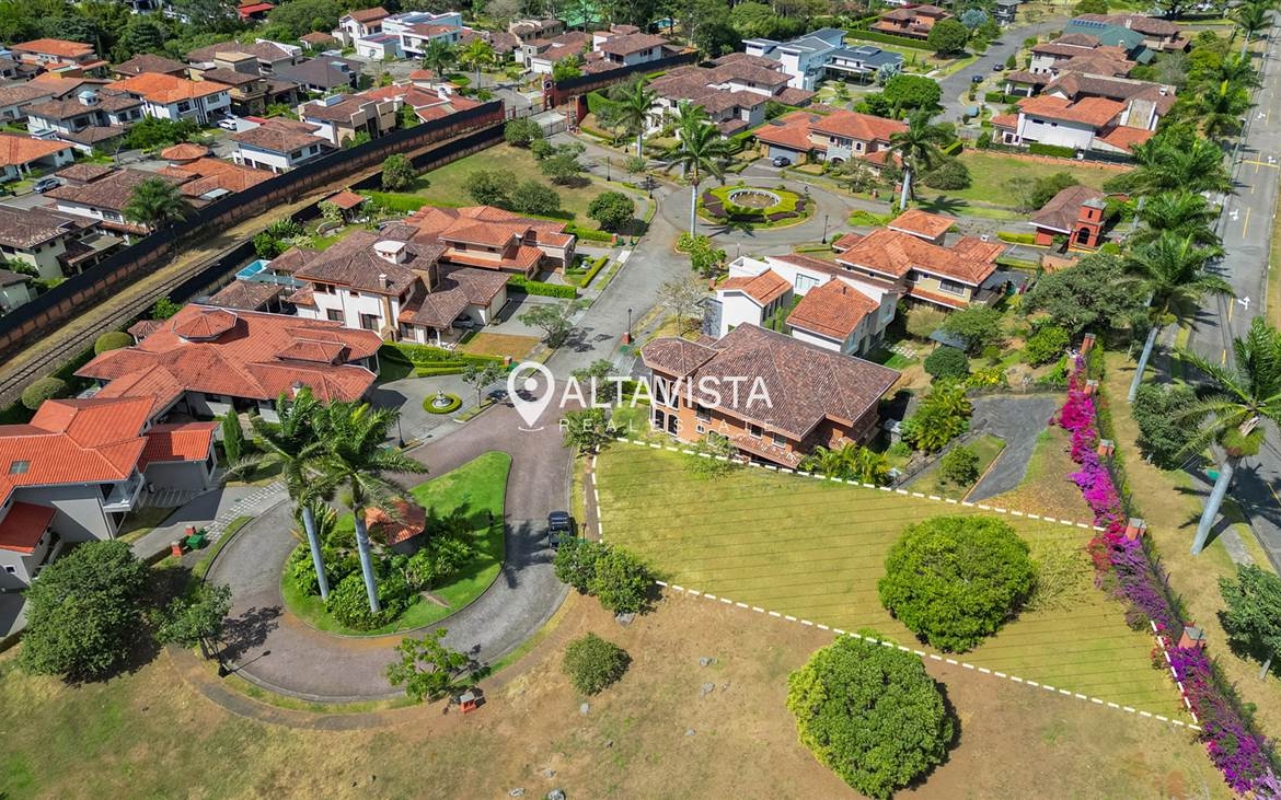Lote en venta Condominio Roble Sabana-