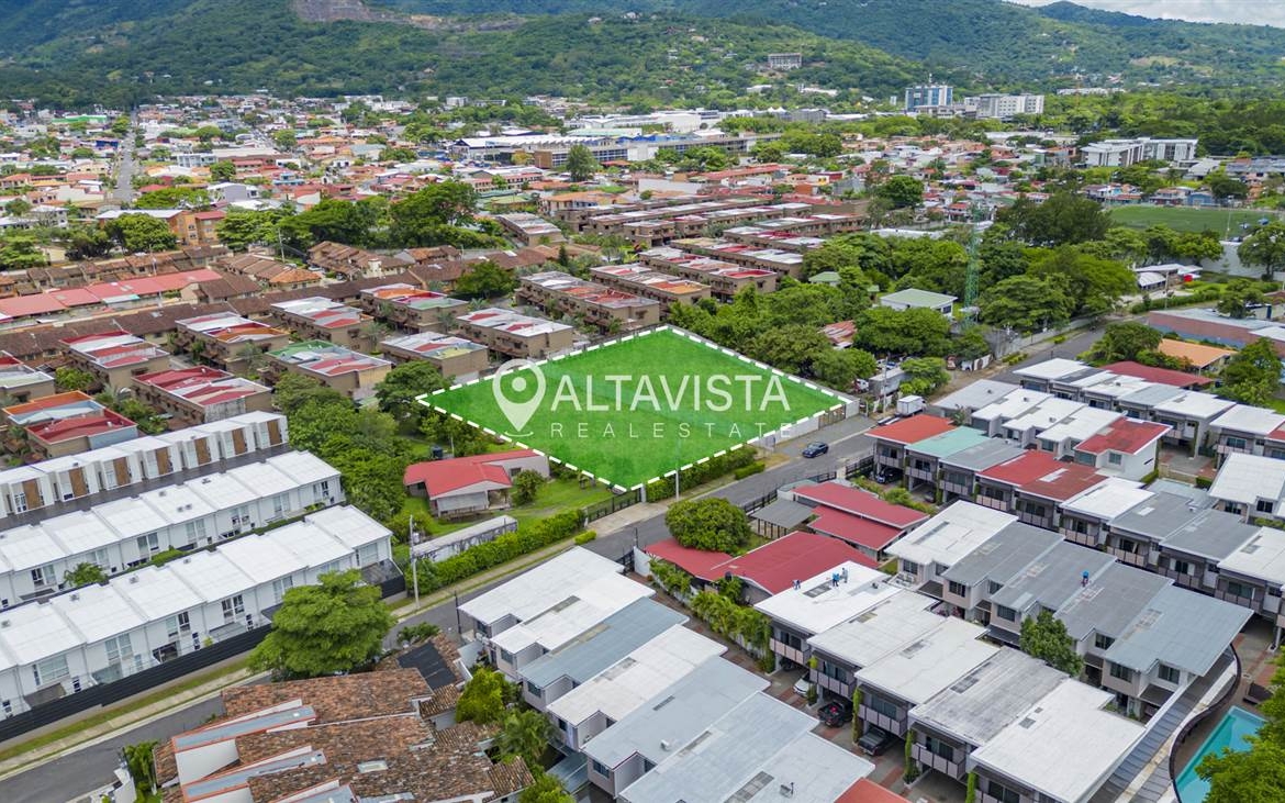 Venta de Lote Pozos de Santa Ana