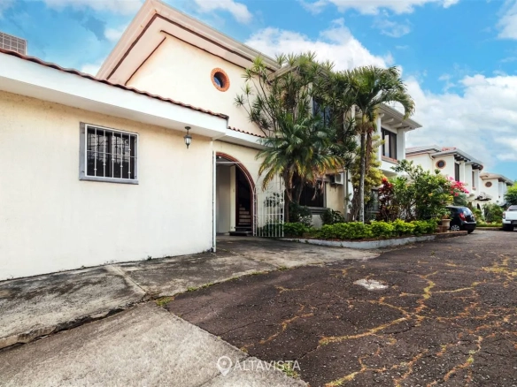 Alquiler de Casa en Los Laureles