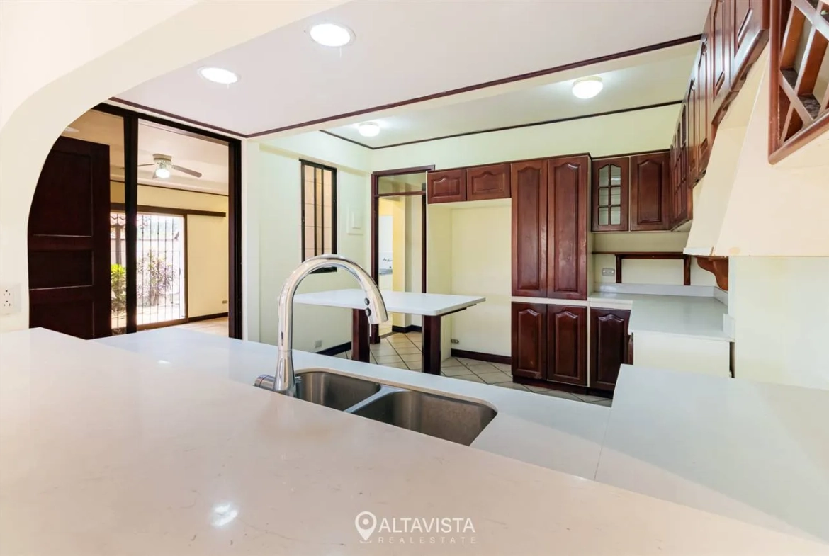 Alquiler de Casa en Los Laureles