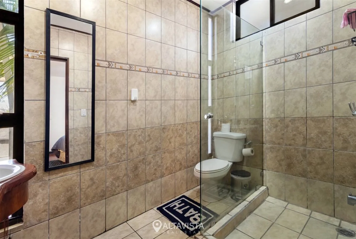 Casa en Residencial La Caraña