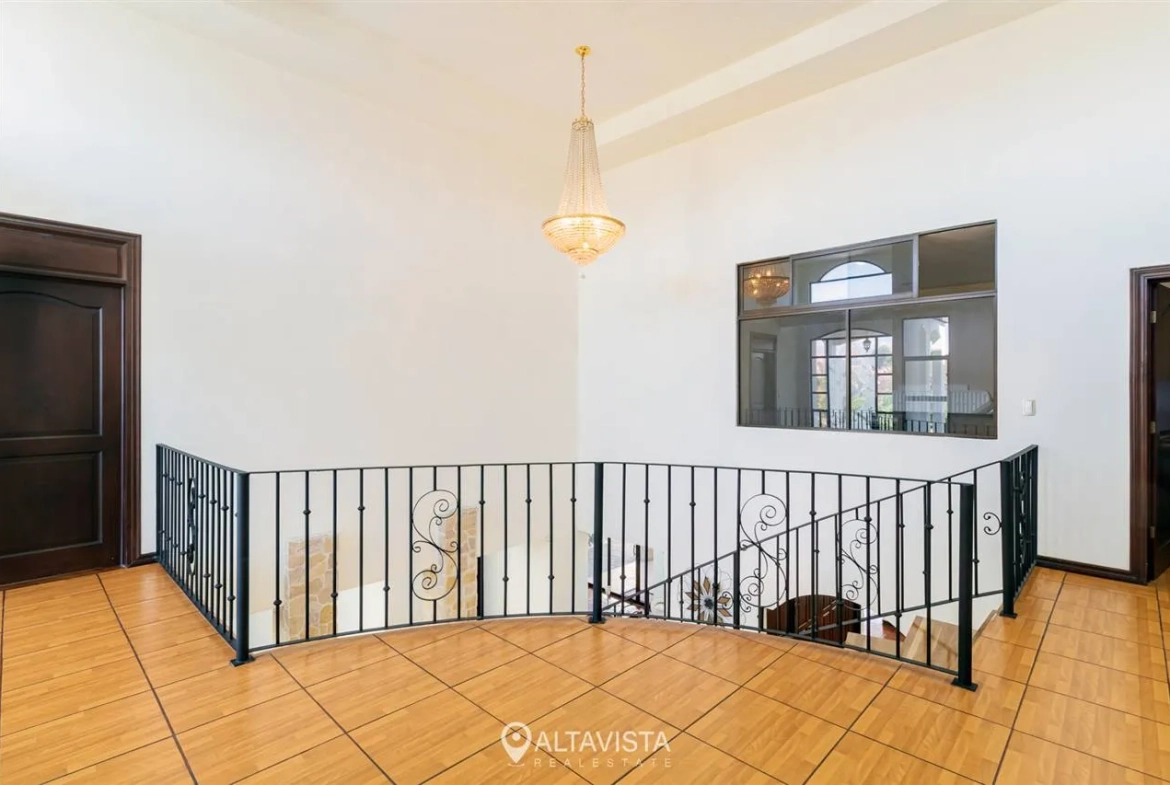 Casa en Residencial La Caraña