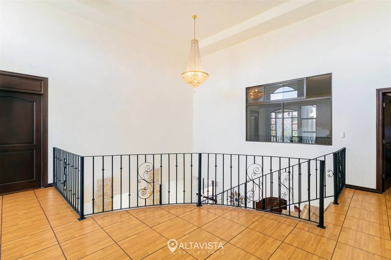 Casa en Residencial La Caraña