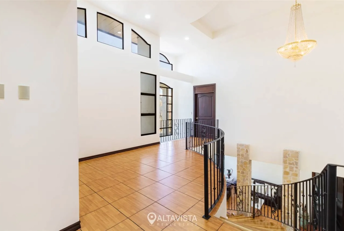 Casa en Residencial La Caraña