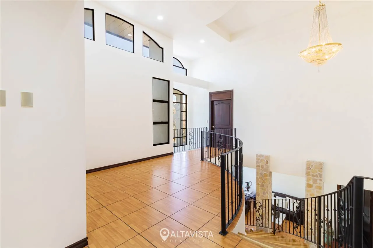 Casa en Residencial La Caraña