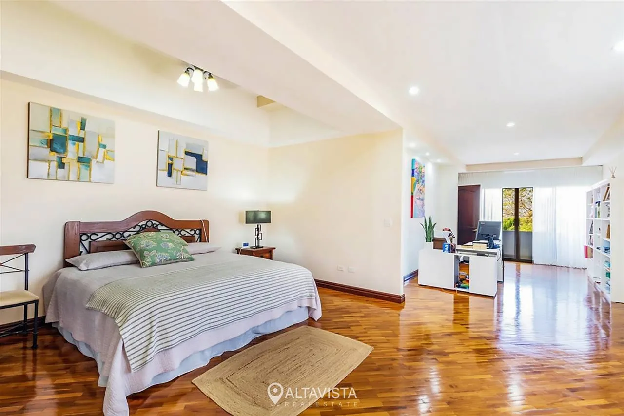 Casa en Residencial La Caraña