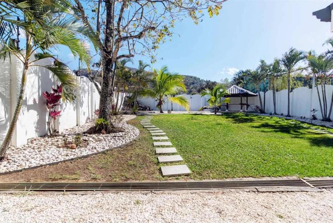 Casa en Residencial La Caraña